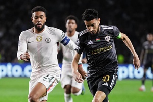 Liga dos Campeões: Chelsea surpreendido em Baku, Pafos faz história