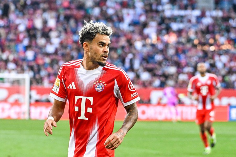 Bayern vence mas quase tropeça em Augsburgo