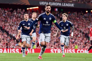 Manchester United vence Athletic Bilbao por 3-0 nas meias-finais da Liga Europa