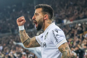 OFICIAL: Tiago Silva deixa Vitória de Guimarães e ruma ao Qatar