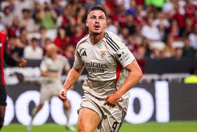 Franjo Ivanovic marca na estreia e Benfica dá passo seguro para o play-off