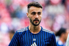 Fábio Vieira expulso na derrota do Hamburgo em Colónia