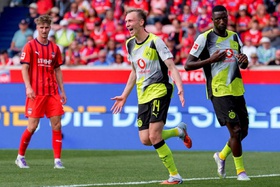 Dortmund e Colónia dividem liderança provisória da Alemanha