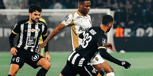 Lens lidera isolado a Liga francesa após vitória em Angers