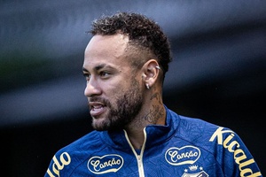 Neymar deixa mensagem a Pedro Caixinha após demissão do treinador do Santos