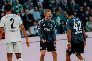 Eintracht Frankfurt goleia Borussia M'gladbach em jogo de 10 golos