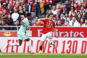 "Se Carreras tiver mais tempo de jogo, o Benfica tem ali um lateral para muitos anos"