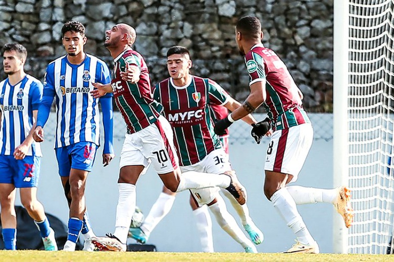 II Liga: Estrela da Amadora venceu fora o FC Porto B com golo sobre a hora  - Futebol 365