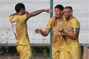 II Liga: Farense triunfa fora e impõe segundo desaire ao Leixões