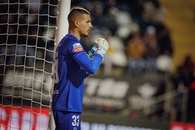 Farense: Guarda-redes Ricardo Velho renova até 2026