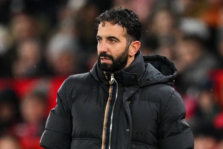 Lenda do Man Utd critica jogadores e aponta dedo a Amorim: "Desceram a um nível..."