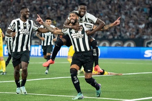 Brasil: Botafogo vence Internacional e precisa de um empate para ser campeão