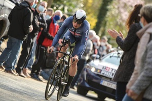 Jasper Philipsen deixa o Tour após queda e operação bem-sucedida