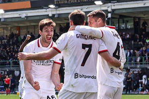 Roma perde no AC Milan e desperdiça possibilidade de liderança isolada