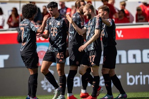 Bayern Munique goleia Heidenheim e fica mais perto do título alemão