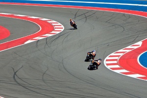 Diogo Moreira consagra-se campeão mundial de Moto2 em Valência