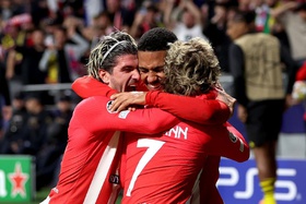 Griezmann sai do banco para 'bisar' e dar triunfo ao Atlético de Madrid