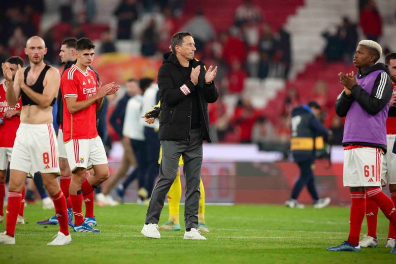 "Já ouvi falar de Roger Schmidt para o Liverpool. Tem um estilo de jogo parecido ao de Klopp"