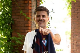 OFICIAL: Marco Moreno diz adeus ao Farense e ruma ao Eibar