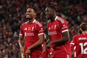 Inglaterra: Liverpool inverte ciclo negativo com triunfo sobre Aston Villa