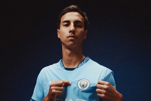 Mercado: Manchester City oficializa contratação do defesa brasileiro Vitor Reis