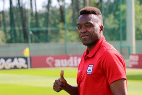 União de Leiria rescinde com avançado angolano Mateus