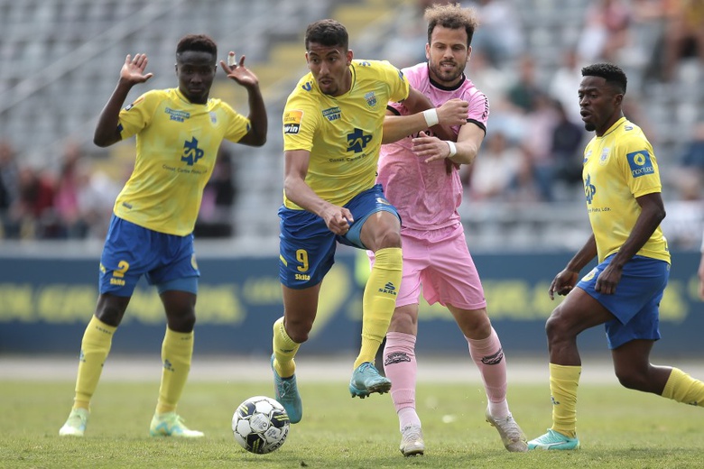 Sporting vence o Arouca em Alvalade em jogo com duas expulsões