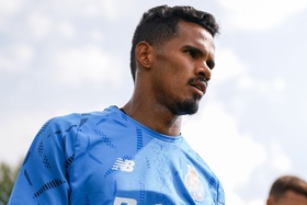 OFICIAL: Extremo Galeno contratado pelo Al-Ahli ao FC Porto por 50 ME