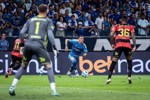 Cruzeiro empata e atrasa-se na luta pela liderança