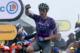 O'Connor triunfa na etapa 'rainha' do Tour, Pogacar segura a amarela