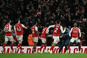 Arsenal goleia no dérbi do norte de Londres e consolida liderança da Liga inglesa