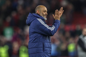 Espírito Santo soma segunda vitória seguida no West Ham, Marco Silva 'afunda' o Fulham