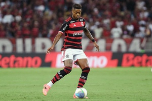 Flamengo vence Vasco e garante acesso à final do Carioca 2025