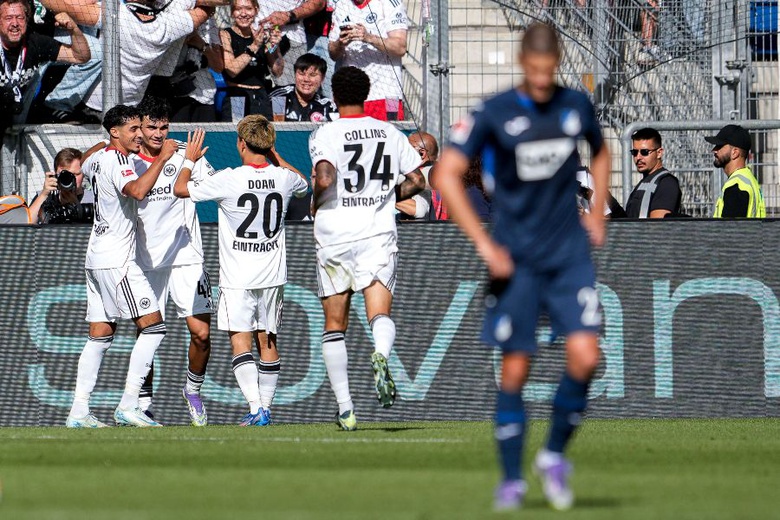 Eintracht Frankfurt mantém arranque perfeito e lidera Bundesliga