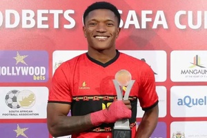 Angola goleia Madagáscar e avança na Taça COSAFA com 'bis' de Depu