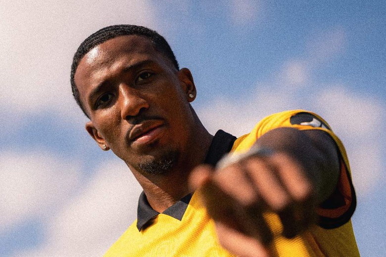 OFICIAL: Wolves contrata Jackson Tchatchoua por cinco épocas