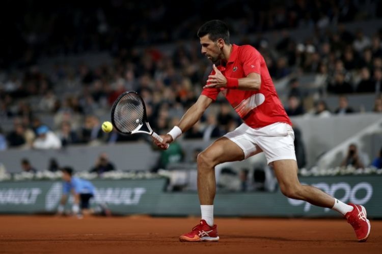 Ténis: Novak Djokovic qualifica-se para a segunda ronda de Roland Garros