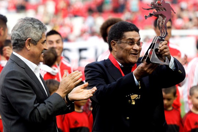Ronaldo, Figo e Eusébio nomeados para o ″Bola de Ouro Dream Team″