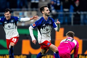 Fábio Vieira dá vitória ao Hamburgo nos descontos na Bundesliga