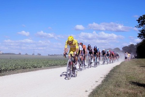Tadej Pogacar alcança a centésima vitória na carreira no Tour de França