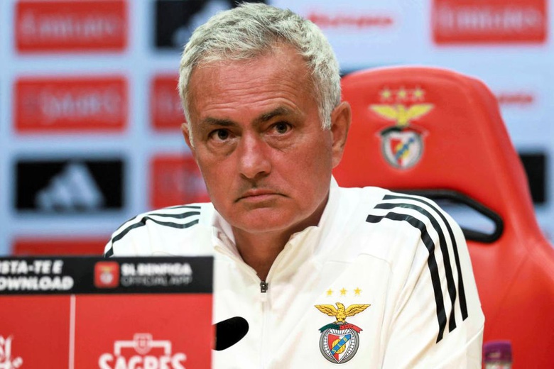 Mourinho ignora ausência chave do Benfica: "Não vamos chorar"