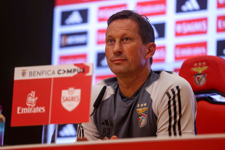 "Neste momento não é fácil claro. É muito difícil jogar ao melhor nível com esta contestação"