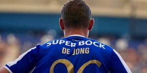 Luuk de Jong e Borja Sainz regressam aos treinos do FC Porto