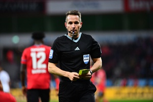 Tobias Stieler arbitra Sporting vs Club Brugge na Liga dos Campeões