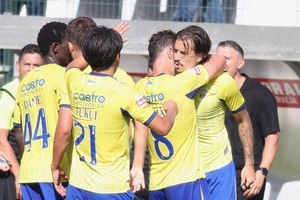 ‘Bis’ de Miguel Puche em Portimão apura Arouca para quarta ronda da Taça