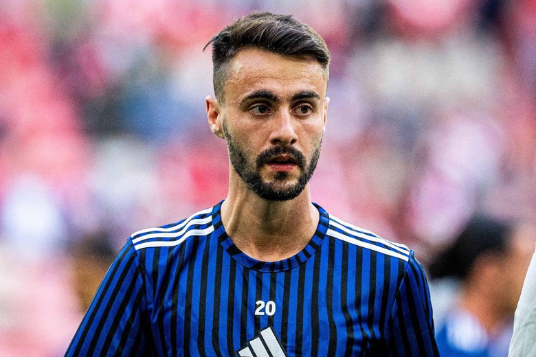 Fábio Vieira expulso na derrota do Hamburgo em Colónia