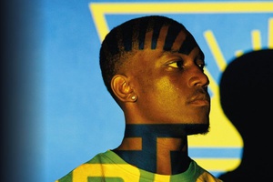 OFICIAL: Ex-Arsenal, Khayon Edwards reforça Estoril até 2028