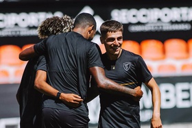 Académico Viseu goleia São João de Ver com hat-trick de André Clóvis