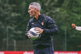 Carlos Vicens quer “mentalidade certa” para garantir play-off da Liga Europa