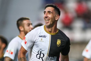 II Liga: Farense anula desvantagem de três golos ao intervalo e vence Benfica B por 4-3